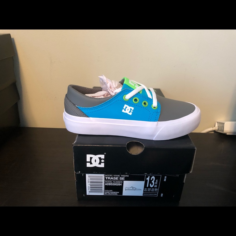 DC Trase Youth Size 13.5 New in Box